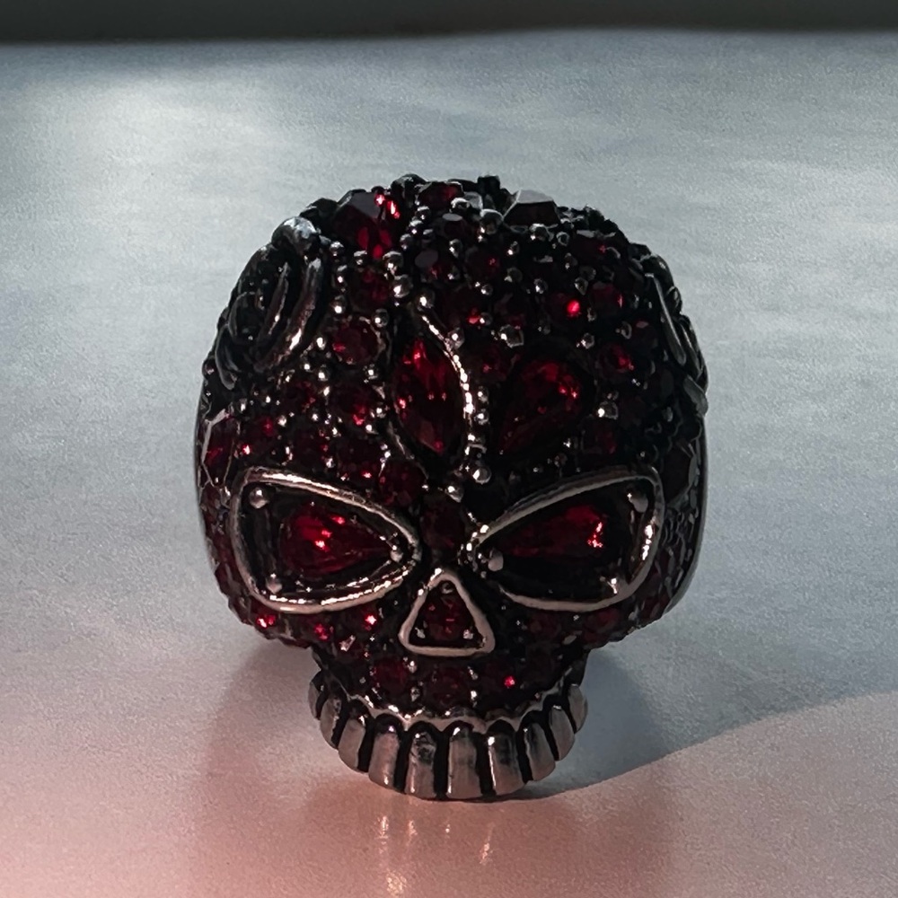 Gothic Skull Ring with Red Gemstones – Bold Statement Piece